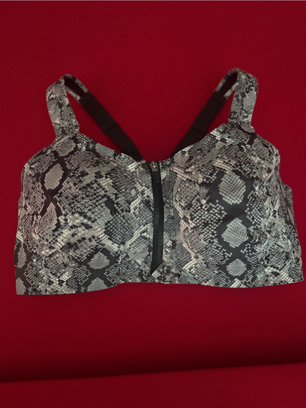 Victoria’s Secret Front Zip Sports Bra Snakeskin Print 38DDD High Impact